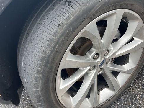 Used 2021 Ford Explorer Platinum w/ Equipment Group 601A image 2