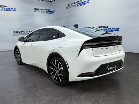 Used 2025 Toyota Prius Plug-In Hybrid FWD image 7