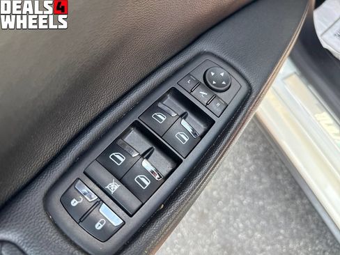 Used 2015 Maserati Ghibli RWD image 11