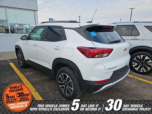 Certified 2025 Chevrolet TrailBlazer LT image 2