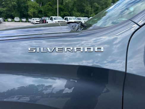 Used 2019 Chevrolet Silverado 1500 Custom w/ Custom Convenience Package AWD/4WD image 4