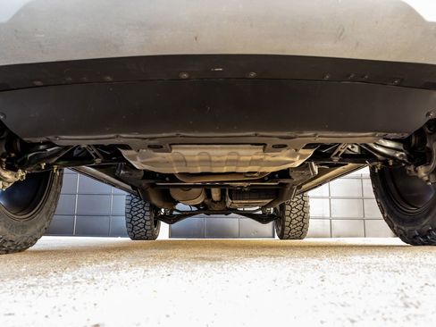 Used 2024 GMC Yukon XL Denali w/ Advanced Technology Package image 14