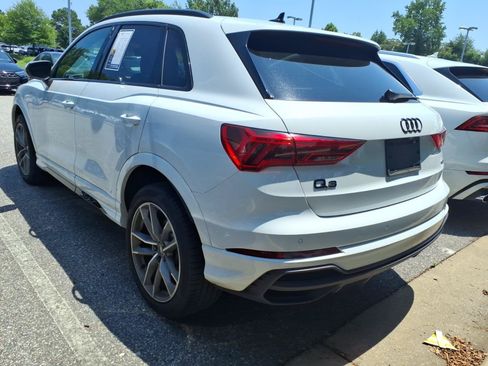 Used 2023 Audi Q3 2.0T Premium w/ Black Optic Sport Package AWD/4WD image 4