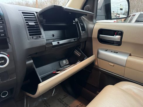 Used 2008 Toyota Sequoia Limited image 17