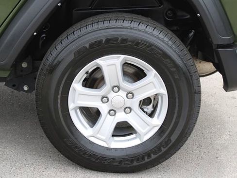 Used 2022 Jeep Wrangler Unlimited Sport AWD/4WD image 6