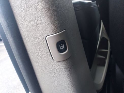 Used 2015 Dodge Grand Caravan SXT FWD image 30
