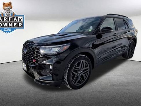 Used 2025 Ford Explorer ST image 5