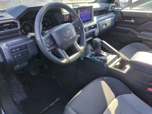 Used 2025 Toyota Tacoma TRD Off-Road image 15