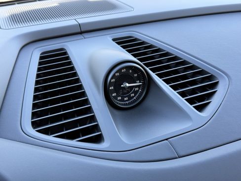 Used 2025 Porsche Macan 4S Electric image 18