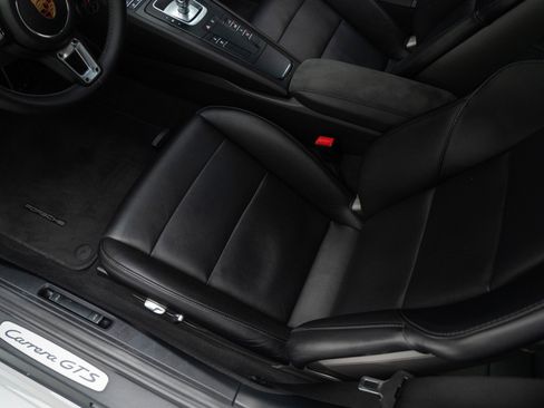 Certified 2019 Porsche 911 Carrera GTS image 16