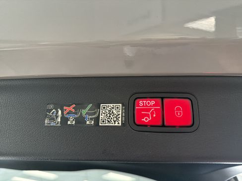 Used 2023 Mercedes-Benz EQS 580 4MATIC SUV image 30