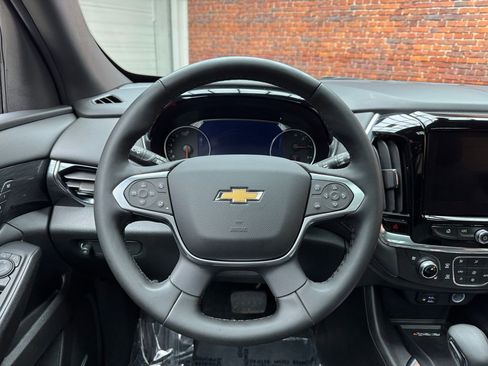 Used 2023 Chevrolet Traverse High Country AWD/4WD image 15
