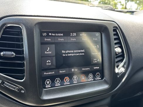 Used 2019 Jeep Compass Trailhawk AWD/4WD image 18