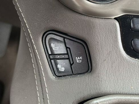 Used 2016 GMC Yukon Denali w/ Open Road Package AWD/4WD image 21