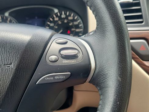 Used 2017 Nissan Pathfinder Platinum FWD image 22