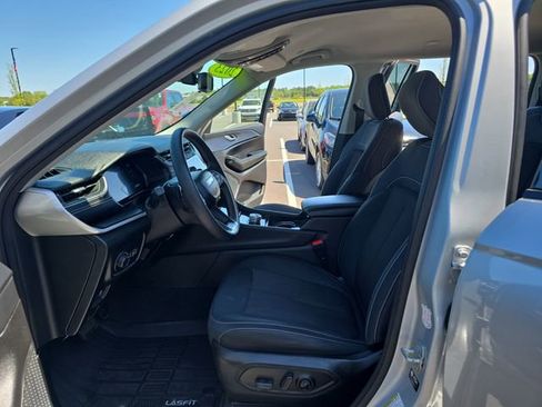 Used 2023 Jeep Grand Cherokee L Laredo image 11