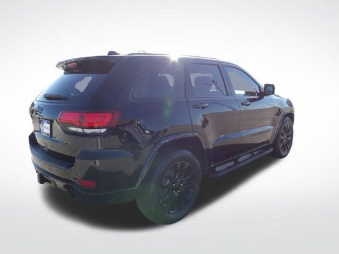 Used 2022 Jeep Grand Cherokee Laredo X image 10