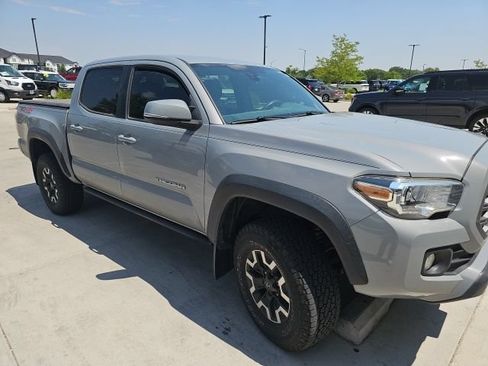 Used 2021 Toyota Tacoma TRD Off-Road AWD/4WD image 2
