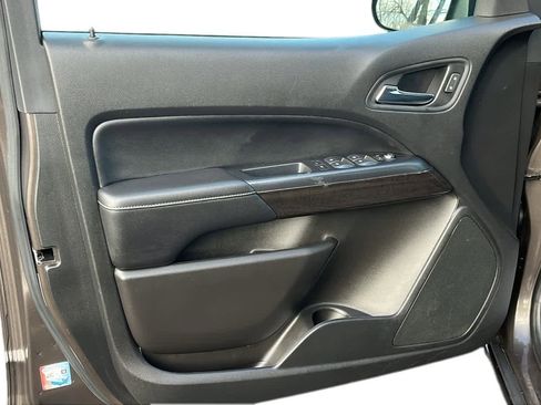 Used 2019 GMC Canyon SLE w/ SLE Convenience Package image 10