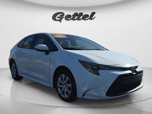 Used 2024 Toyota Corolla LE FWD image 3