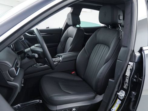 Certified 2023 Maserati Levante GT AWD/4WD image 19