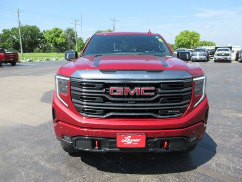 Used 2024 GMC Sierra 1500 AT4 w/ Technology Package AWD/4WD image 11