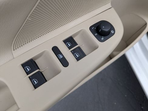 Used 2013 Volkswagen Jetta TDI image 15