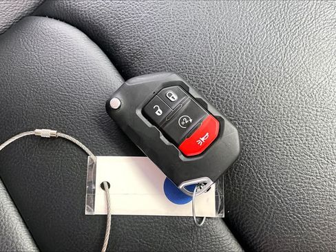 Used 2024 Jeep Wrangler Unlimited Sahara w/ Technology Group AWD/4WD image 14
