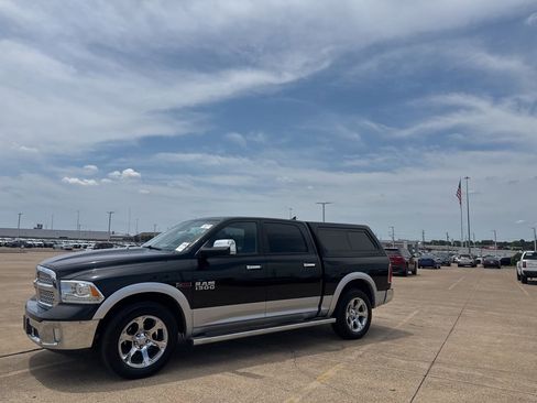 Used 2015 RAM 1500 Laramie w/ Convenience Group AWD/4WD image 11