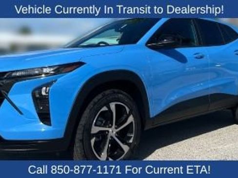 Used 2024 Chevrolet Trax RS w/ Sunroof Package FWD image 1