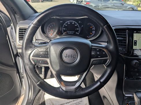 Used 2022 Jeep Grand Cherokee Laredo X image 29