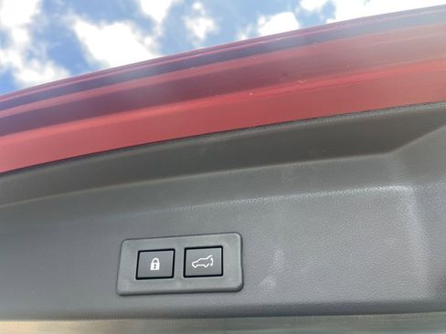 Used 2024 Subaru Ascent Touring image 10