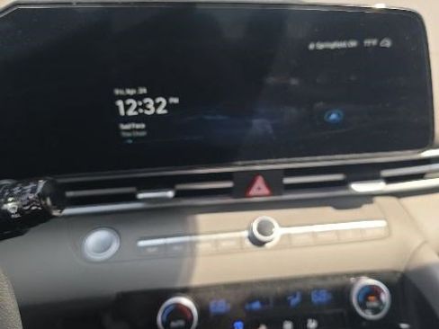 Used 2024 Hyundai Elantra SEL FWD image 15