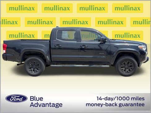 Used 2017 Toyota Tacoma SR5 w/ Tow Package RWD image 2