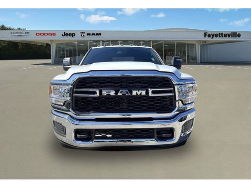 Used 2024 RAM 3500 Tradesman w/ Chrome Appearance Group image 8