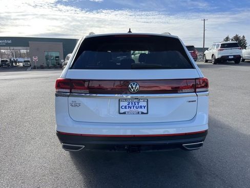 Used 2025 Volkswagen Atlas SE image 9