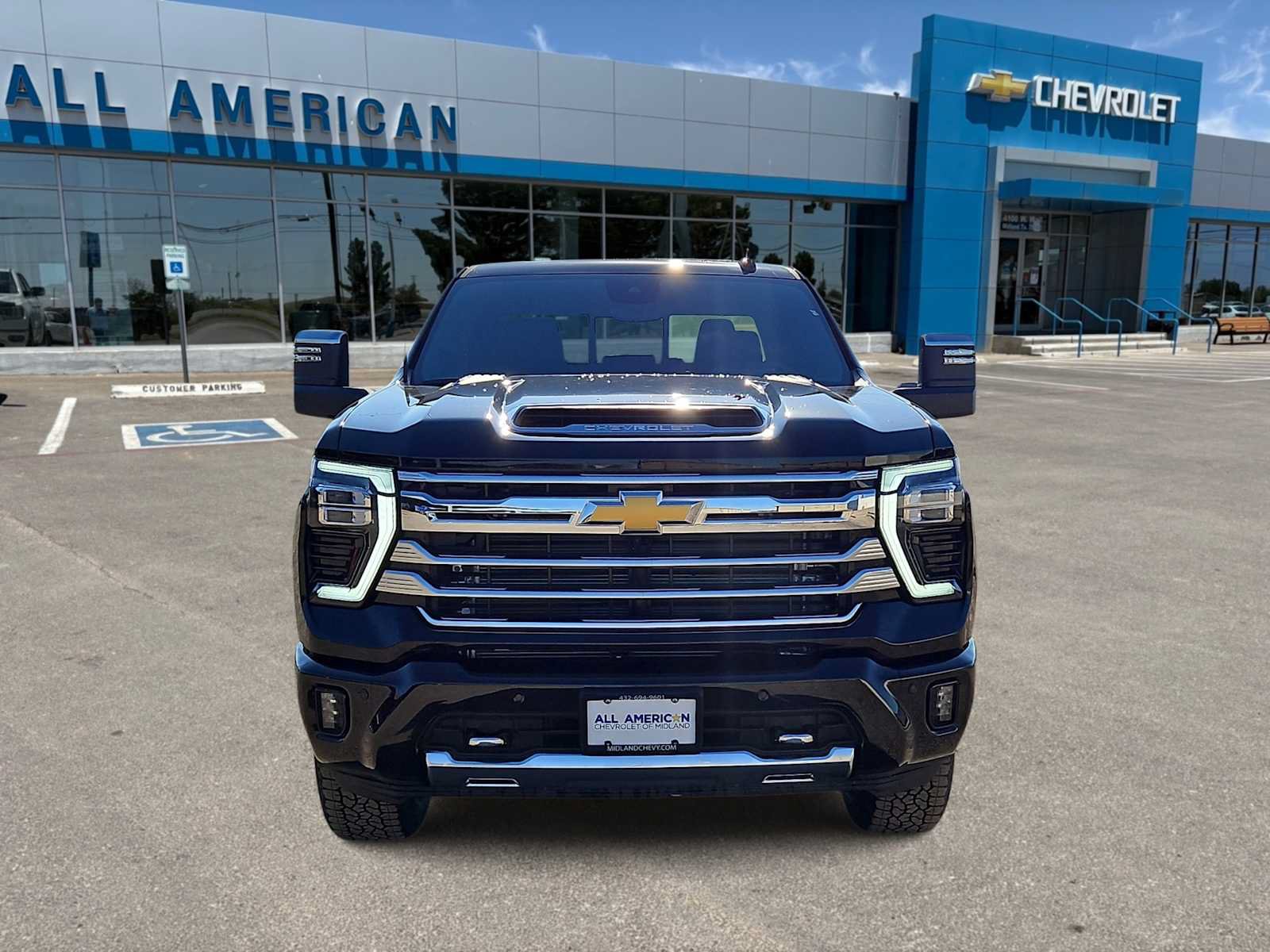 New 2026 Chevrolet Silverado 2500 High Country w/ High Country Premium Package AWD/4WD image 3