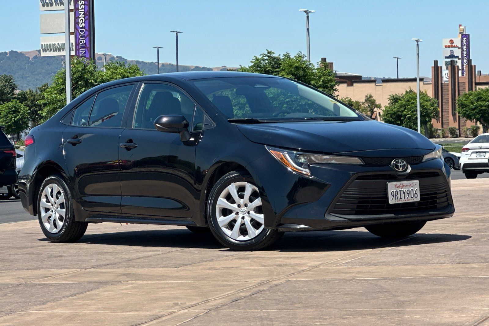 Certified 2023 Toyota Corolla LE FWD image 2