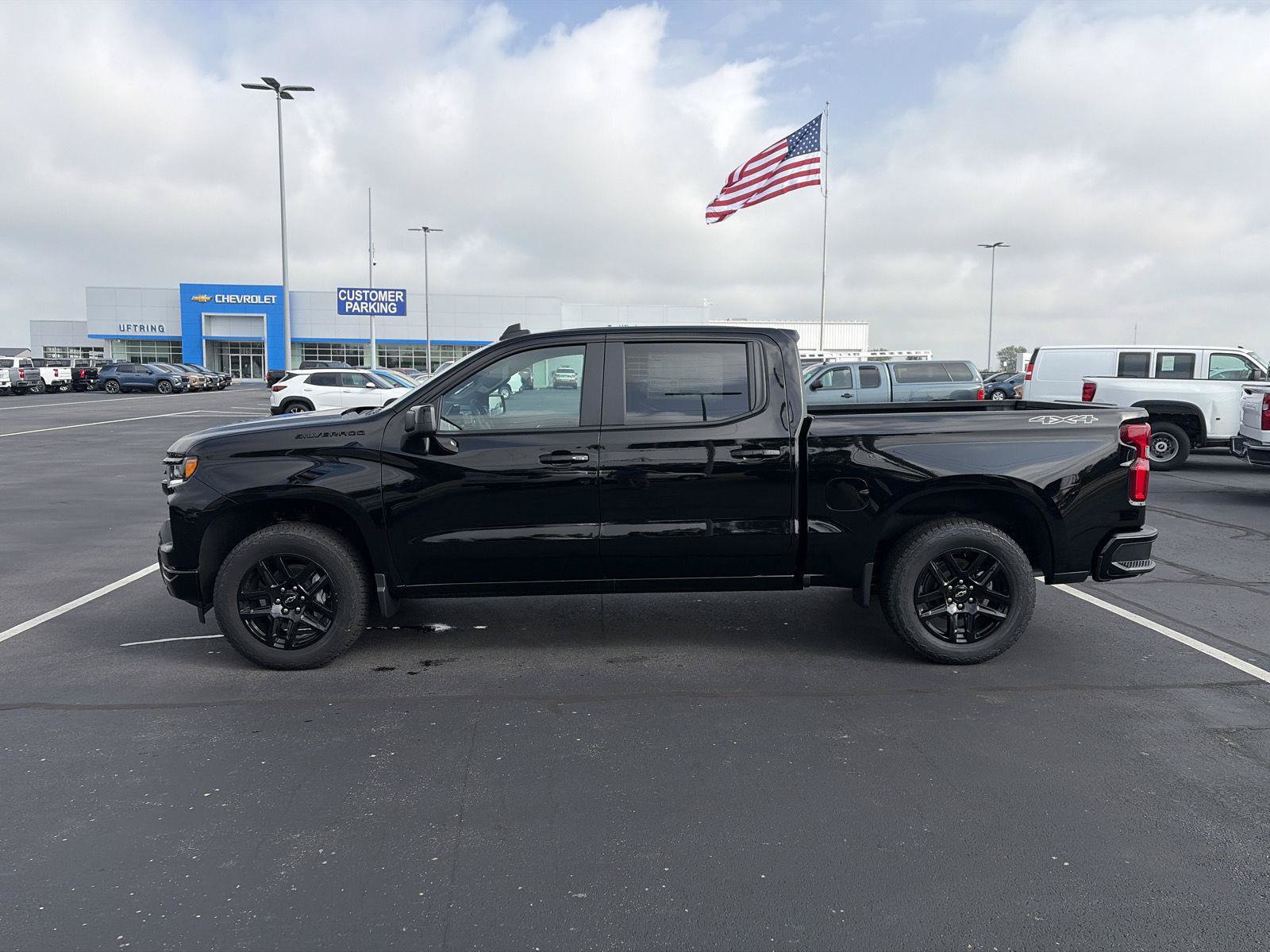 New 2026 Chevrolet Silverado 1500 RST w/ Dark Appearance Package AWD/4WD image 12