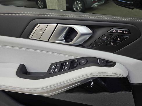 New 2026 BMW X7 xDrive40i w/ Executive Package image 24