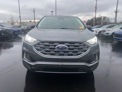 Used 2024 Ford Edge Titanium image 2