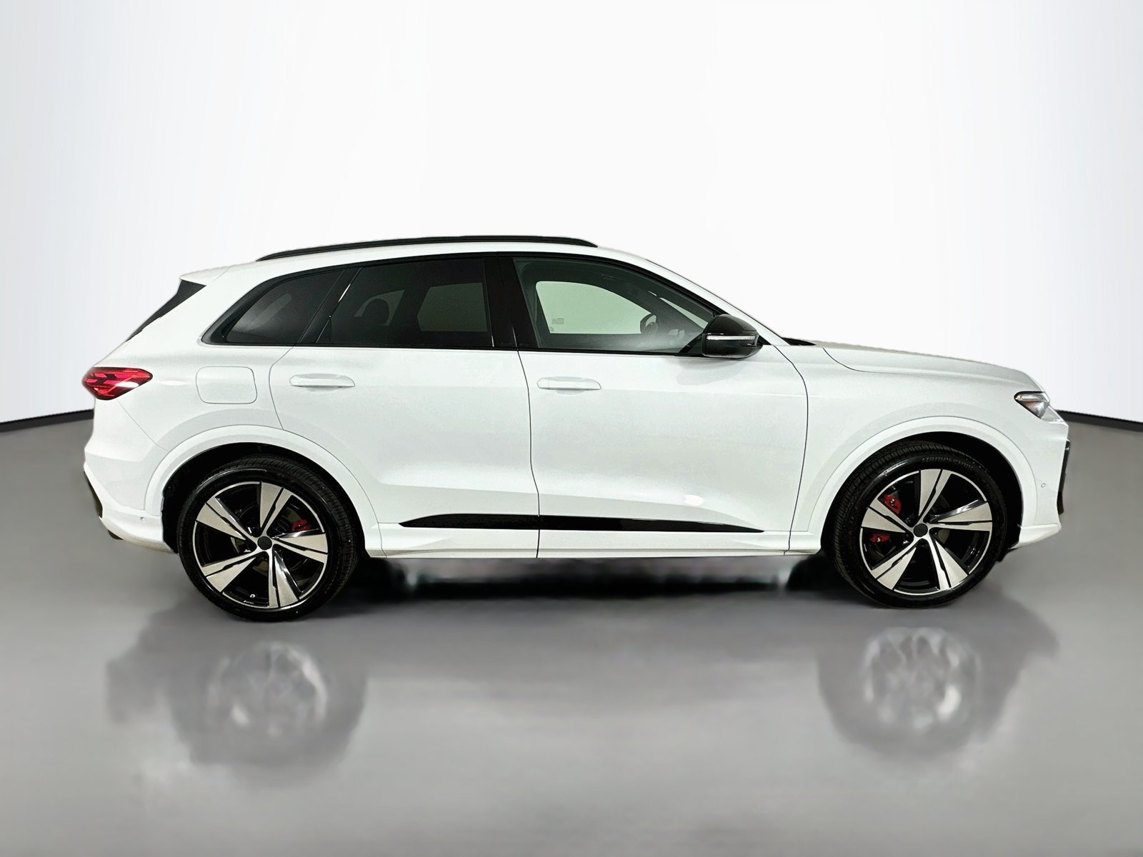 New 2026 Audi SQ5 Premium Plus AWD/4WD image 4
