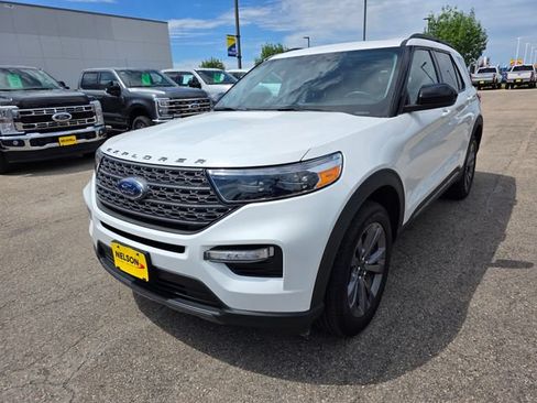 Certified 2022 Ford Explorer XLT w/ Equipment Group 202A AWD/4WD image 2