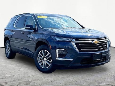 Used 2023 Chevrolet Traverse LT FWD image 1