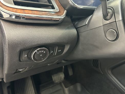 Used 2018 Lincoln Continental Reserve w/ Continental Climate Package image 18