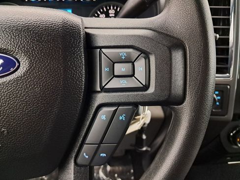 Used 2016 Ford F150 XLT image 11