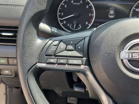 Used 2025 Nissan Sentra SV FWD image 20