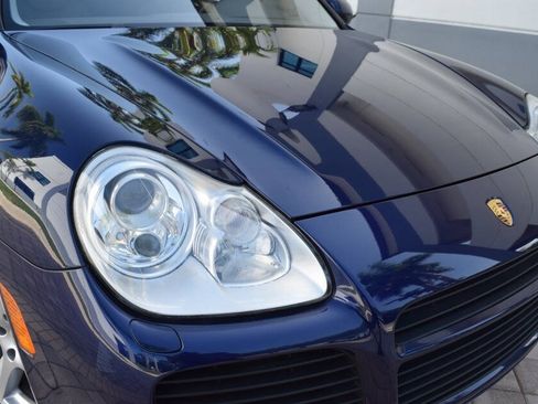 Used 2004 Porsche Cayenne Turbo AWD/4WD image 11