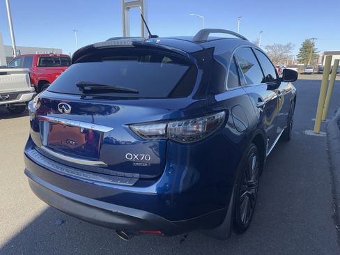 Used 2017 INFINITI QX70 AWD w/ Limited Package image 8