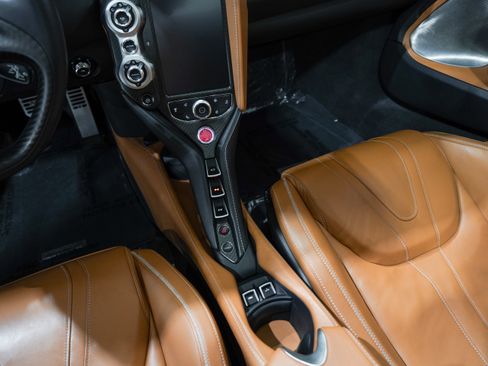 Used 2020 McLaren 720S Spider RWD image 32